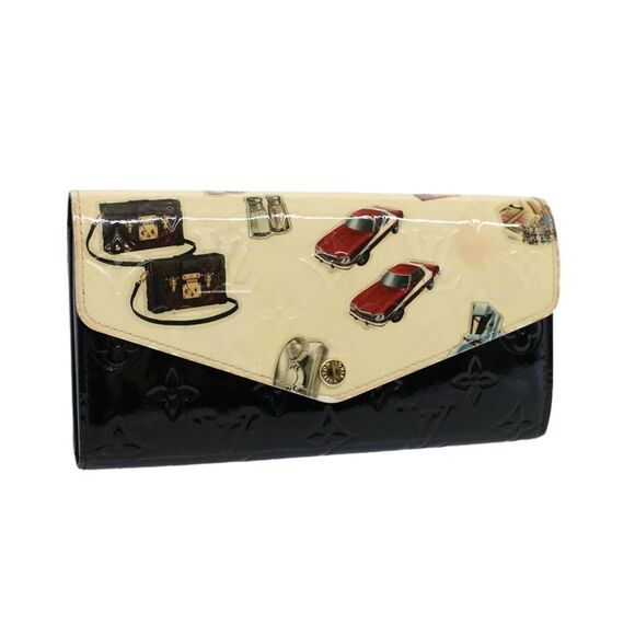 LOUIS VUITTON Handbags - Pre Loved LOUIS VUITTON  Monogram Vernis Portefeiulle Sarah Wallet White M50371